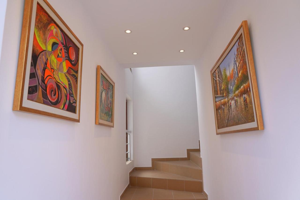 Shushi'S 1 Bedroom Central Apartment Plovdiv Ngoại thất bức ảnh